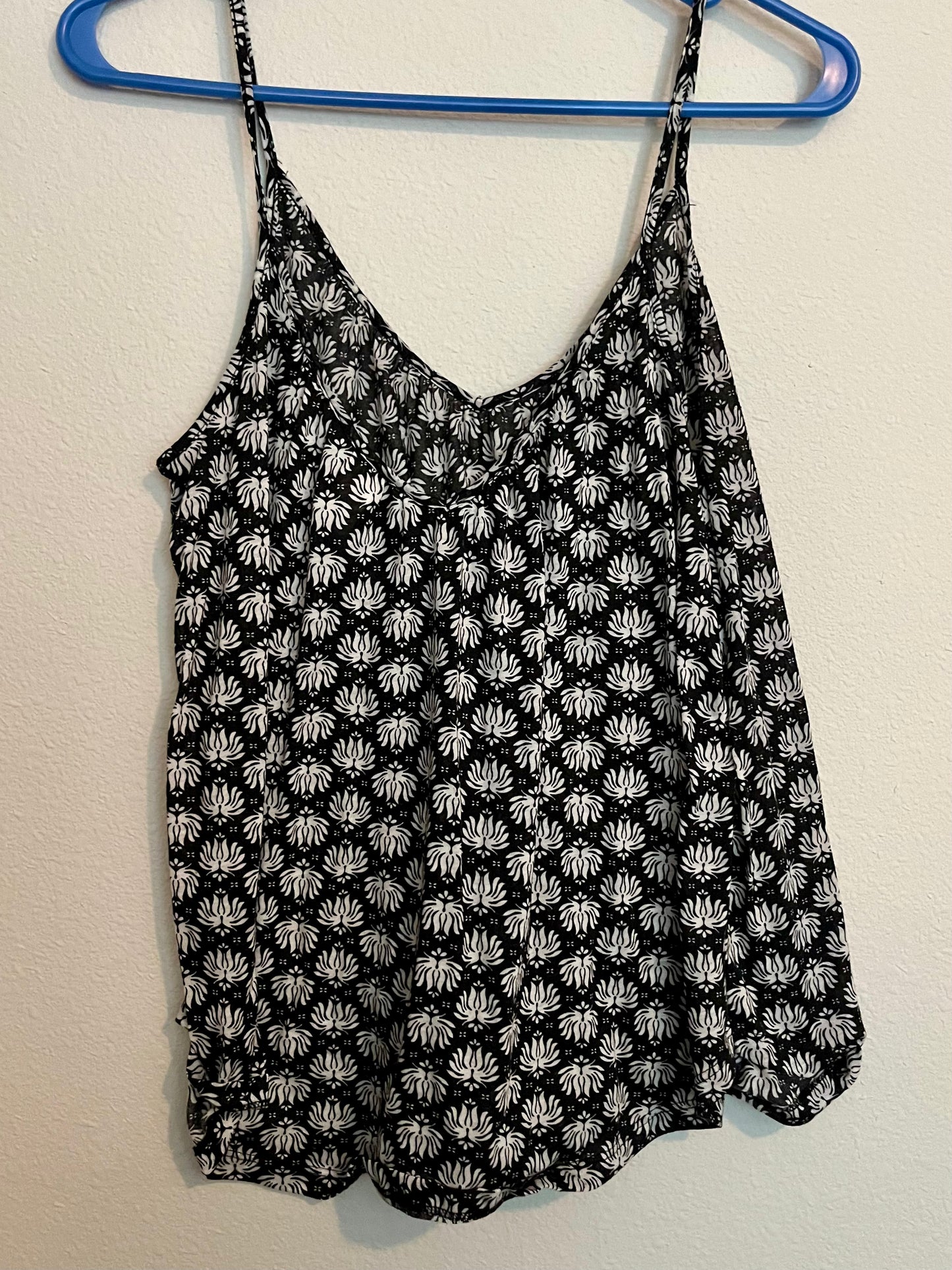 H&M Tank Top, Size Medium - Tales from the Tangle