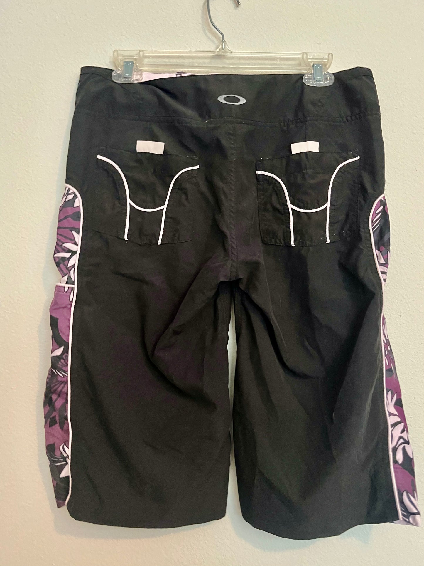 Oakley Board Shorts, Women's Size 8 (fits more like a 6) - Tales from the Tangle