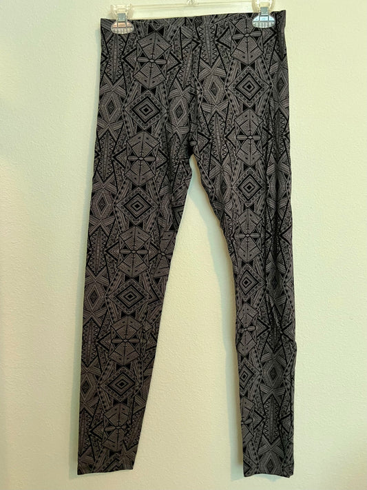 Charlotte Russe Tribal Print Leggings- Size Large - Tales from the Tangle