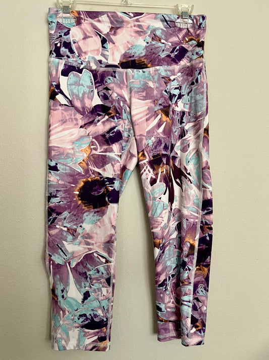 Champion Capri Leggings, Size Medium - Tales from the Tangle