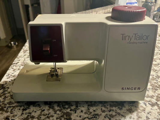 Vintage Singer Tiny Tailor Sewing Machine